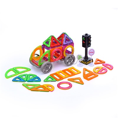 Конструктор магнитный "Машина" (68 дет.) в пакете