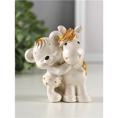 УЦЕНКА Фигура гипс "Мишка с лошадкой" 9х7х6 см, перламутр