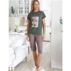 Футболка из 100% хлопка с авторским принтом.