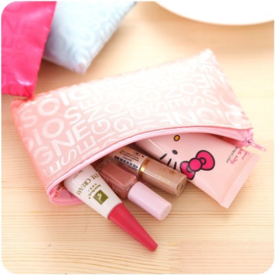 Косметичка компактная текстильная на молнии с буквами, 19*11 см.