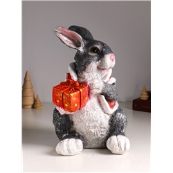 Фигурка полистоун «Зайка с подарком», 33×19×20.5 см