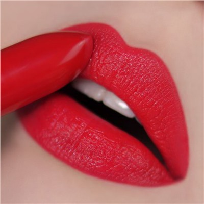 Помада губная 20 Classic Red