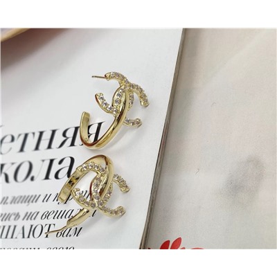 Серьги стильные