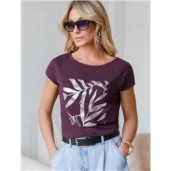 Нарядная футболка с серебристым принтом