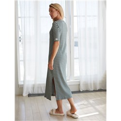 Платье из трикотажа в широкий рубчик с разрезами