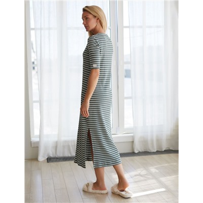 Платье из трикотажа в широкий рубчик с разрезами