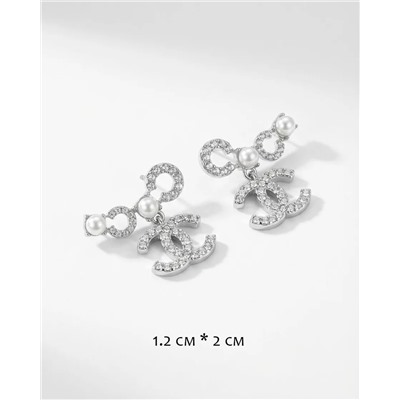 Стильные серьги