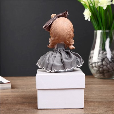 Фигурка настольная полистоун «Малышка длинные ножки в платье с пышной юбкой, с бантом», на полку, 17×8×8 см, МИКС