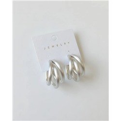 Стильные серьги