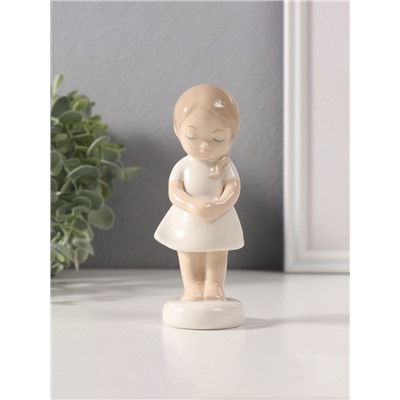 Фигурка керамика «Малышка скромница в белом платьице», 4×5×12 см