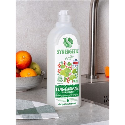 Гель-бальзам для мытья посуды и детских игрушек SYNERGETIC Розмарин и листья смородины 1 л