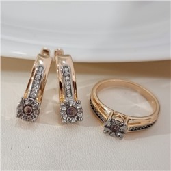 Комплект ювелирной бижутерии коллекция "Дубай" серьги и кольцо 19 р, покрытие позолота, вставка: фианиты и цирконы, цвет: фиолетовый и прозрачный, арт.215.691-19