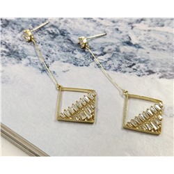 Серьги стильные