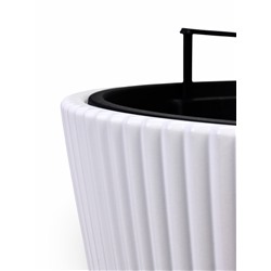 Кашпо для цветов «Стрип», 30 л, d=39 см, h=37 см, пластиковое, со вставкой, белое