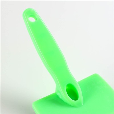 Пуходёрка средняя, 9×15.5 с, мягкая, с закруглёнными зубьями, пластик, зелёная