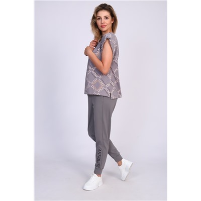 Женский костюм с брюками и футболкой 347