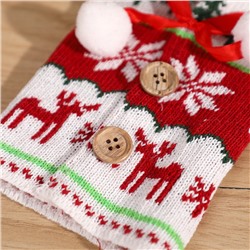 Чехол вязаный для бутылки "Пальто с воротником" (Вид: Рисунок с елками)