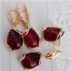 Комплект ювелирной бижутерии коллекция "Дубай" серьги, кулон и кольцо 19 р, покрытие позолота, вставка: искусственный камень бордового цвета,Уценка,  арт.08.3602-19 (314.804-19)