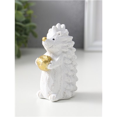 Фигурка полистоун «Ёжик с яблоком», белый с золотом, 5×8×10.8 см