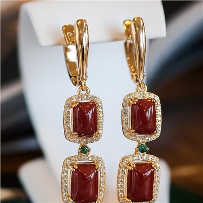 Серьги длинные ювелирная бижутерия коллекция "Дубай", покрытие позолота, вставка: пластик и цирконы, цвет: бордовый и прозрачный, арт.313.391