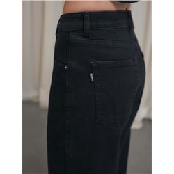 Актуальная коллекция CONTE CON-844 Чёрные джинсы relaxed mom с декоративной отстрочкой на задних кар