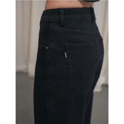 Актуальная коллекция CONTE CON-844 Чёрные джинсы relaxed mom с декоративной отстрочкой на задних кар
