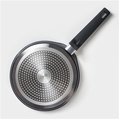 Сковорода блинная Magistro Flame, d=24 см, h=1.6 см, антипригарное покрытие, индукция, чёрная