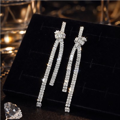 Серьги бижутерия висячие вечерние с камнями, цвет: серебристый и прозрачный, арт.012.061