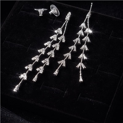 Серьги бижутерия висячие вечерние с камнями, цвет: серебристый и прозрачный, арт.012.060