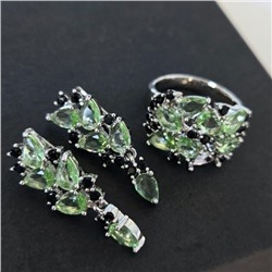 Комплект ювелирная бижутерия серьги и кольцо 17 р, покрытие: посеребрение, вставка: фианиты, цвет: зеленый и черный, арт.313.037-17
