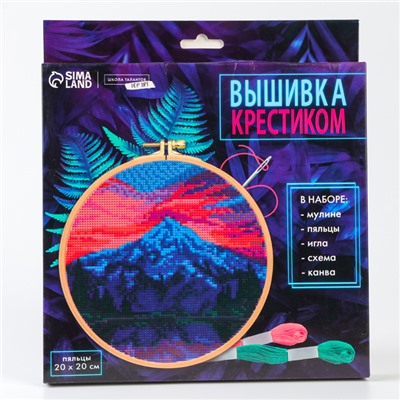 Вышивка на пяльцах «Горы», 20×20 см