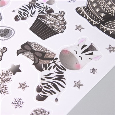 Наклейка интерьерная цветная «Зебра и серебристые снежинки», 30×40 см