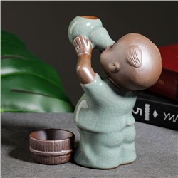 Подставка для благовоний TAKE IT EASY «Мальчик пьет», набор благовоний конусы, стелющийся дым, 13×8×9 см