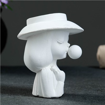 Фигурное кашпо для цветов «Девочка со жвачкой», 50 мл, 11×9×9 см, гипс, белое