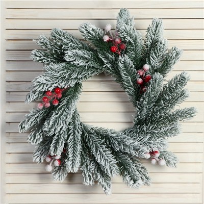 Венок новогодний d=33 см «Зимнее волшебство. Уютная сказка», в снегу, с ягодами