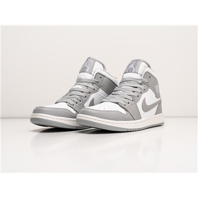 Кроссовки Nike Air Jordan 1 Mid
