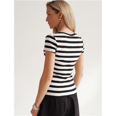 Футболка из плотного трикотажа с плетением риб 1*1