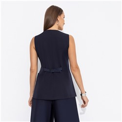 Жилет с накладными карманами, Налёт драмы