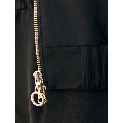 Бомбер среднего объема на молнии с карманами из эластичного футера двухнитки