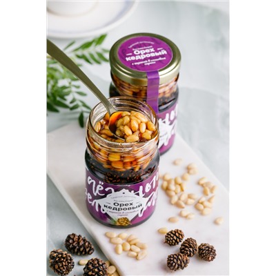 Таежный деликатес "Кедровый орех с Сосновой шишкой" в сиропе / стекло  230 гр / Солнечная Сибирь