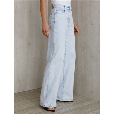 Джинсы трубы c декоративной стиркой из эластичного плотного денима