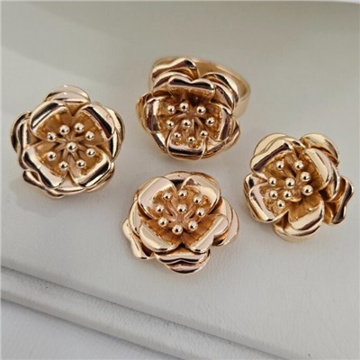 Комплект ювелирной бижутерии коллекция "Дубай" в форме цветов серьги, кулон и кольцо 19 р покрытие позолота, арт.313.294-19