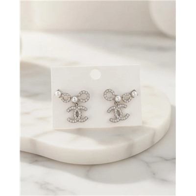 Стильные серьги