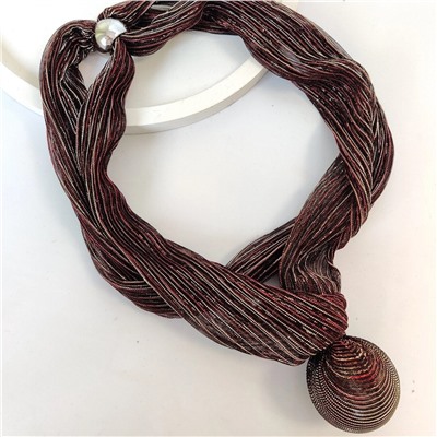 Кулон с текстилем и большой бусиной