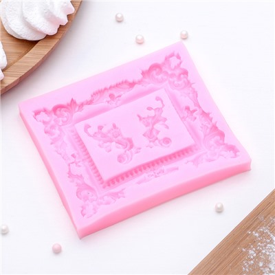 Молд для заливки «Рамка, лепнина», силикон, 9.5×11.5 см, розовый