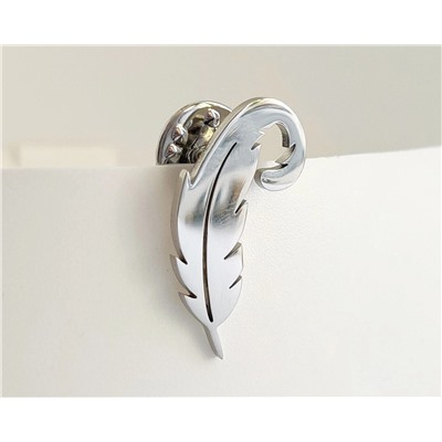 Брошь из стали