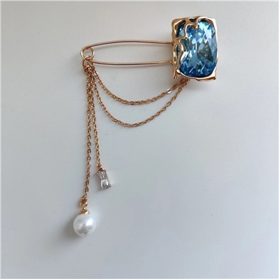 Брошь с кристаллами Swarovski