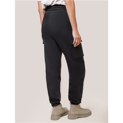 Брюки джоггеры с накладными карманами из футера трехнитки с начесом