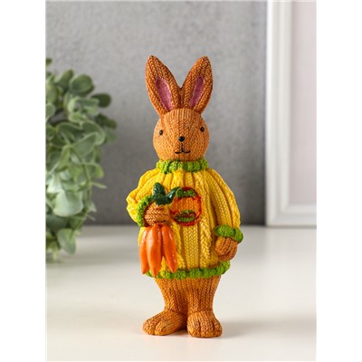 Фигурка полистоун «Заяц в вязанном свитере с охапкой моркови», 6.5×6.5×15.5 см