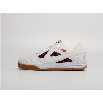 Футбольная обувь Supreme x Nike SB Gato